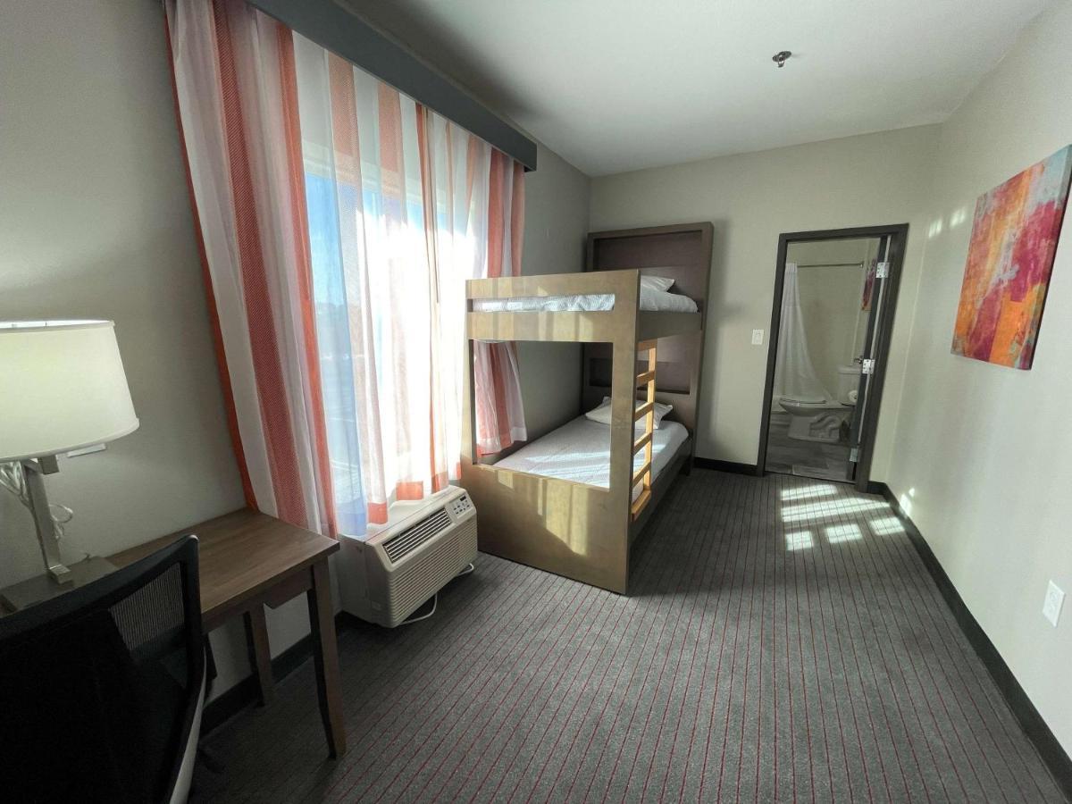 La Quinta Inn & Suites By Wyndham Augusta Fort Eisenhower מראה חיצוני תמונה