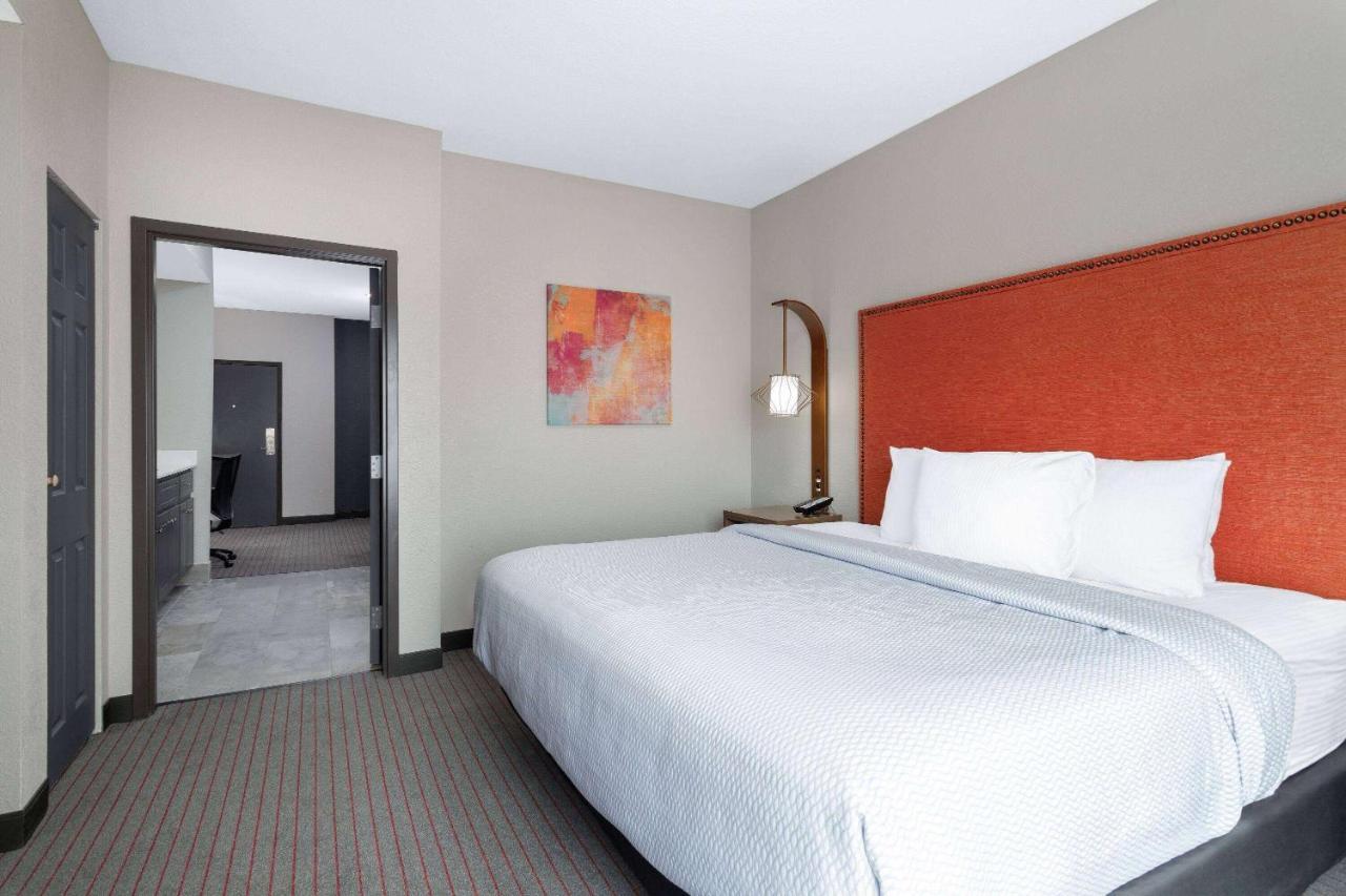 La Quinta Inn & Suites By Wyndham Augusta Fort Eisenhower מראה חיצוני תמונה
