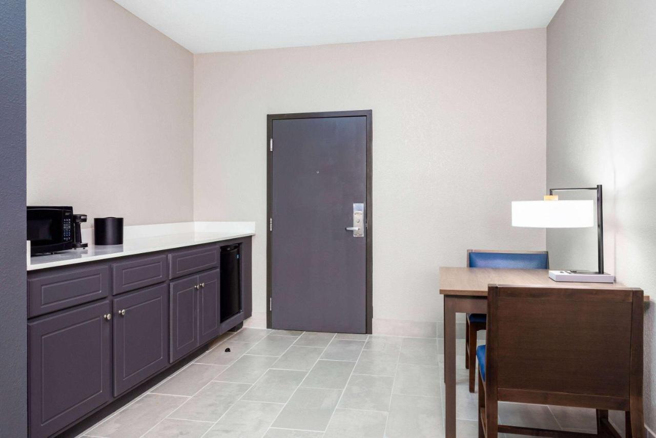 La Quinta Inn & Suites By Wyndham Augusta Fort Eisenhower מראה חיצוני תמונה