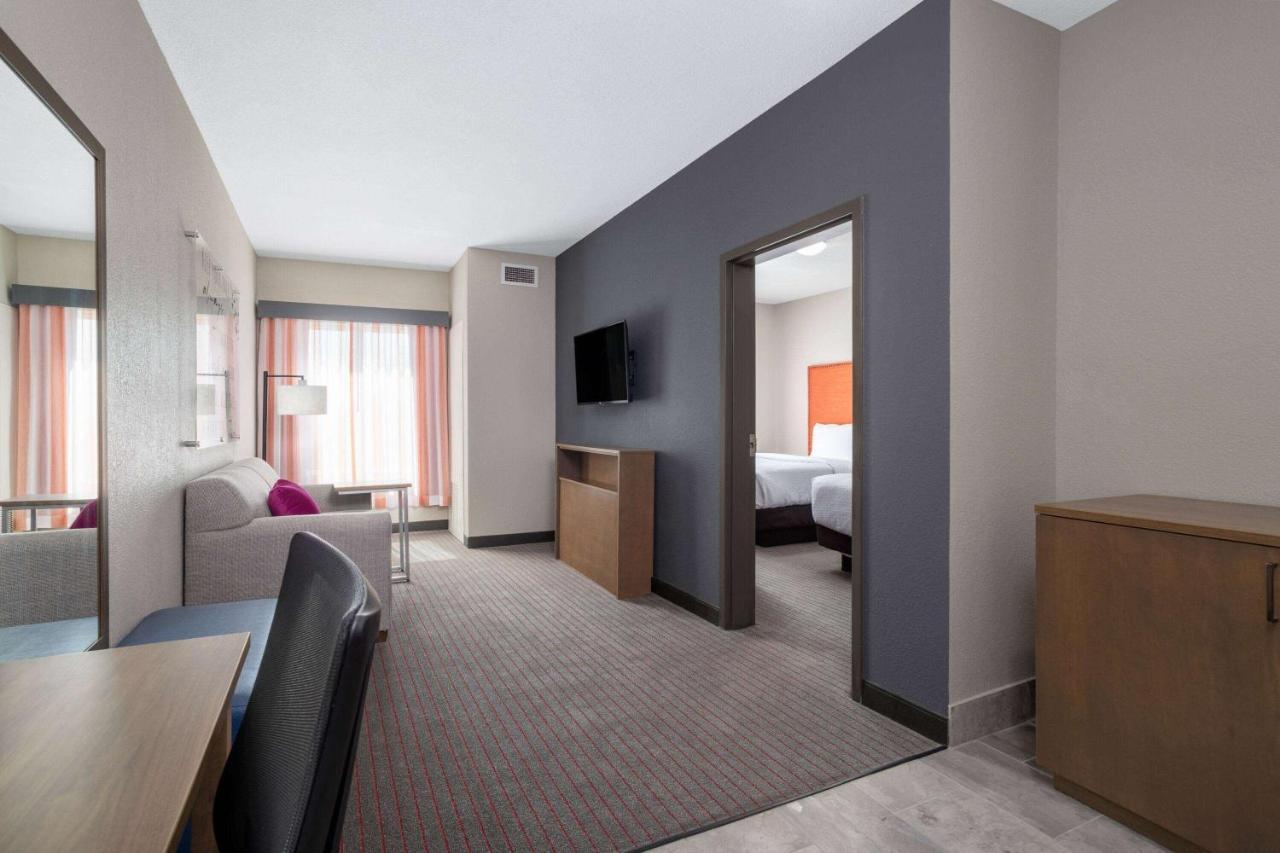 La Quinta Inn & Suites By Wyndham Augusta Fort Eisenhower מראה חיצוני תמונה